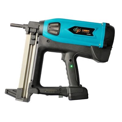 Προσαρμοσμένη τάση 100-240V / 50-60Hz Αέριο σκυρόδεμα Nail Gun GCN50 για ταχεία Nailing